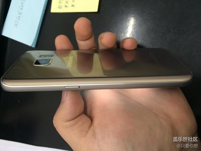 從上市就買到手的S7，1年不到后蓋電池就開始鼓起來