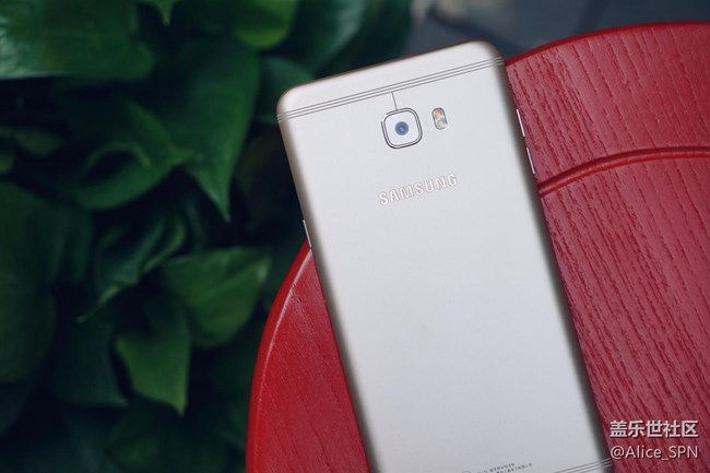 三星C7 Pro體驗(yàn)評測:一次高性價(jià)比的All in 三星C7 Pro體驗(yàn)評測:一次高性價(jià)比的All in