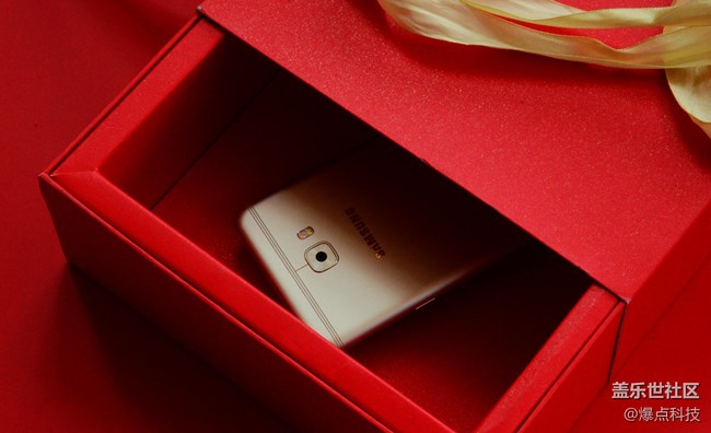 當(dāng)國產(chǎn)手機(jī)品牌都在談加價時，三星C7 Pro卻玩起了走心