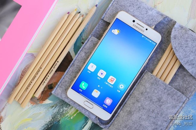 纖薄時(shí)尚，顏值擔(dān)當(dāng)：三星C7 Pro開(kāi)箱圖賞