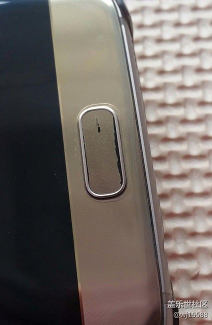 HOME鍵掉漆嚴(yán)重，強(qiáng)烈建議更換，支持的頂起