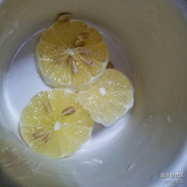 原來檸檬是要這樣吃的，之前的檸檬都沒有吃對