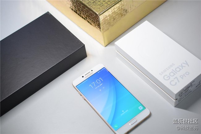 表現(xiàn)全面售價親民，看三星Galaxy C7 Pro體驗評測
