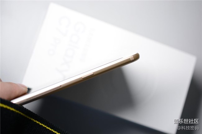 表現(xiàn)全面售價親民，看三星Galaxy C7 Pro體驗評測