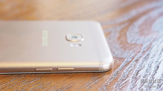 三星Galaxy C7 Pro上手評，準日常機