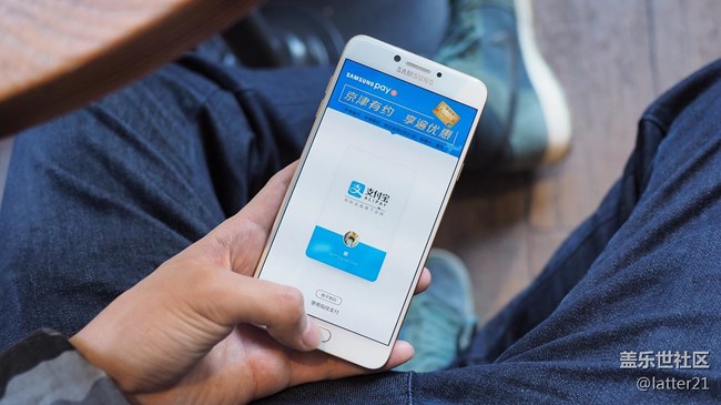 三星Galaxy C7 Pro上手評，準日常機
