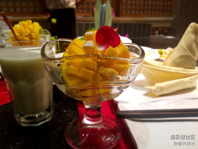 小7e的美食拍照模式還是很不錯的