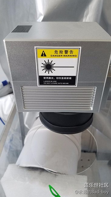 問個問題，S7的后面板是玻璃的，那能不能激光打標(biāo)刻字？