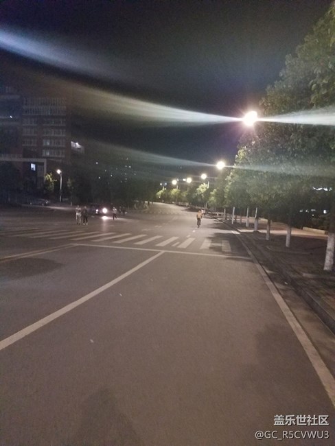 兄弟們幫忙看看是不是京東給我發(fā)的貨有問(wèn)題?。? title=