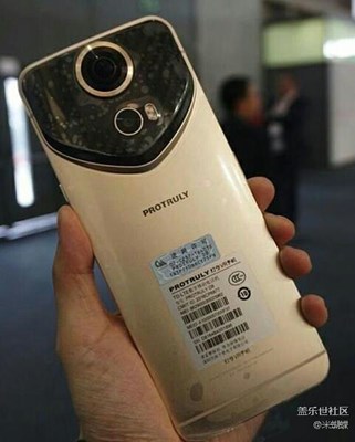 全球首款VR手機，三星要不要學習一下呢！