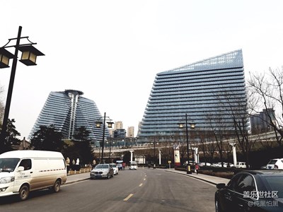 西安曲江遺址公園——煙頭不落地西安更美麗。