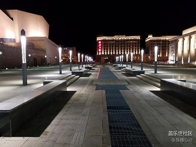 夜幕下的阿拉善