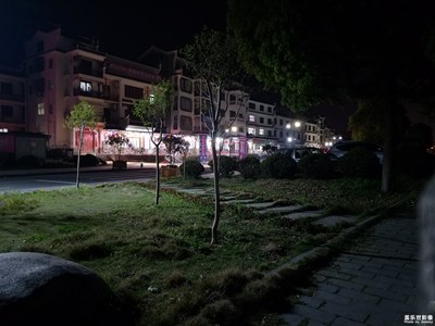 S7QC4沒有三腳架的夜拍效果