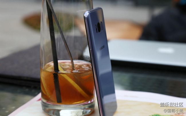 三星S8煙晶灰圖賞：翩若驚鴻 婉若煙晶