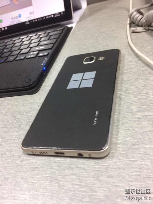 醉了，A5100雖背玻璃一再二，再二三的碎，我只能這樣了。