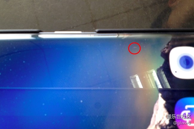 S7E內(nèi)屏莫名出現(xiàn)壞點(diǎn)，售后說是外力因素不給保修