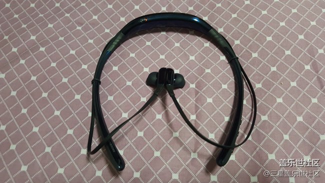 #我是極客# 三星Level U頸帶型藍牙耳機