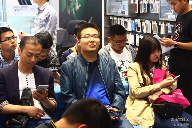 三星s8武漢站——達康書記，我實名舉報有人使用S8物理*！