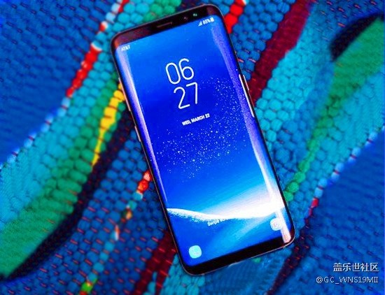 三星S8：被遭甩臉！網(wǎng)友：買了就回家跪搓衣板吧