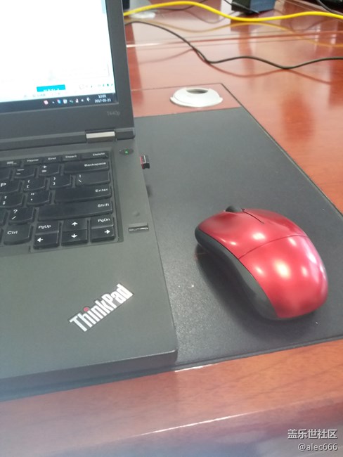 悲催的早上，攝像頭玻璃碎了