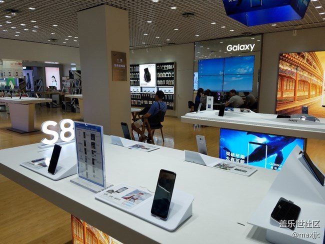 在三星手機(jī)門店賣了一天S8，有什么想問的來問吧