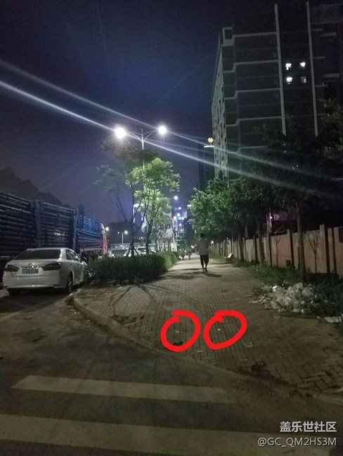 三星s7e夜拍有小星星，現(xiàn)實中是沒有的，怎么回事？