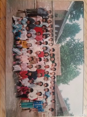 《兒童節(jié)快樂》自己的童年照。這幾張照片有近二十年了