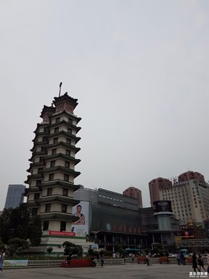 二七紀念塔游覽