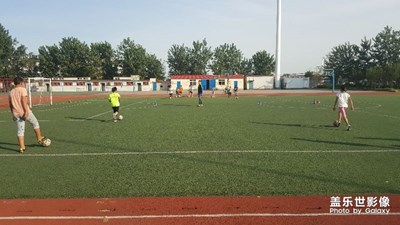 校園足球周末訓(xùn)練