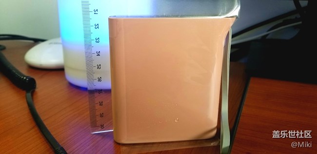 【開(kāi)箱】三星水壺移動(dòng)電源情侶套裝