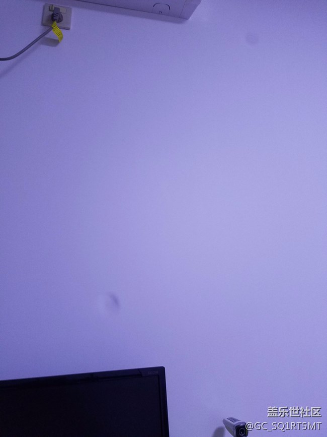 誰遇到過這種情況。后攝像頭有異物一樣