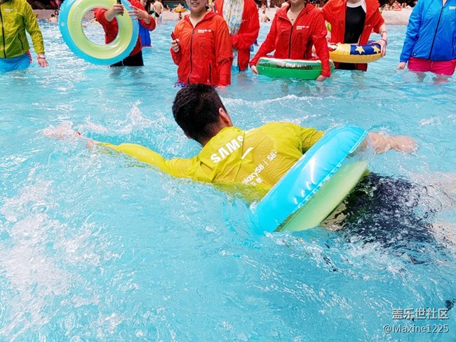 共戲水知夏，同握“8”追夢(mèng)--哈爾濱夢(mèng)之隊(duì)3主題活動(dòng)