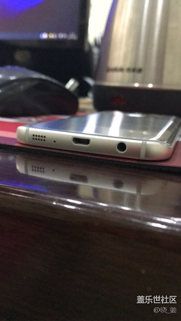 剛過(guò)保電池就把后殼鼓開(kāi)了