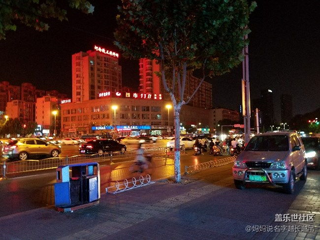 發(fā)送照片祝社區(qū)生日快樂(lè)