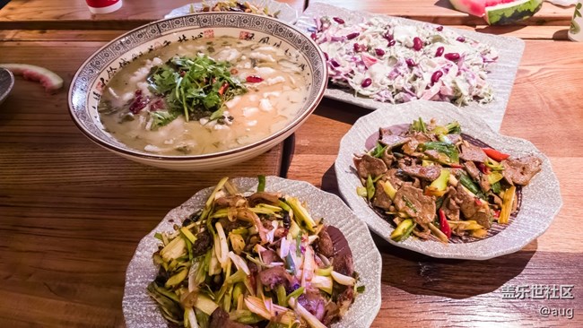 社區(qū)兩周年生日會(huì)