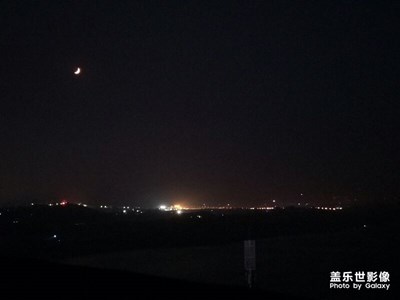 夜間拍照最好表手持手機(jī)