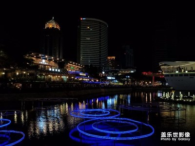 深圳地鐵站的出口