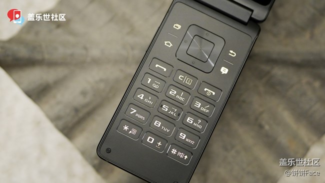 雙屏翻蓋商務(wù)旗艦機(jī)駕到 三星領(lǐng)世旗艦8圖賞 雙屏翻蓋商務(wù)旗艦機(jī)駕到 三星領(lǐng)世旗艦8圖賞