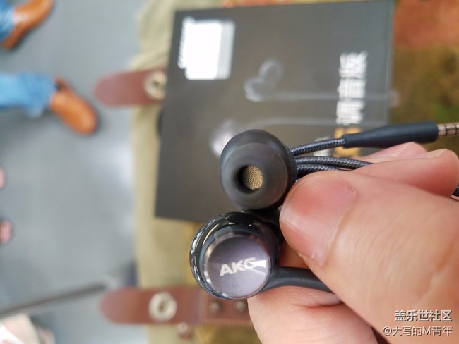 心血來(lái)潮 搞了個(gè)AKG調(diào)音版的耳機(jī) 小開(kāi)箱