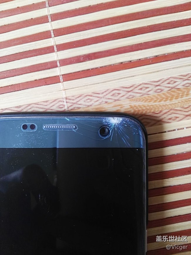 大家好，我是之前前置攝像頭破損的那個小伙…