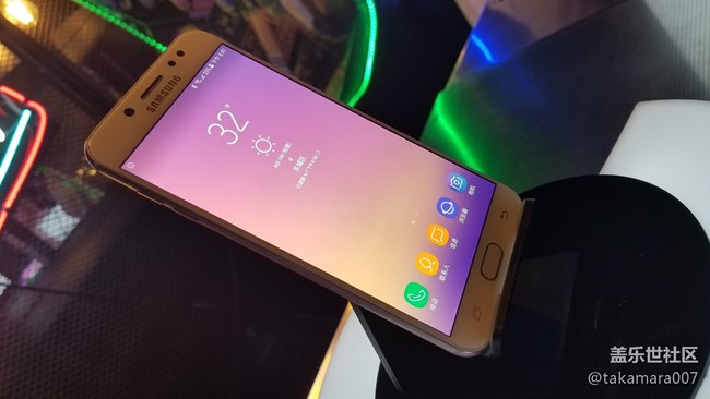 三星C8中國(guó)發(fā)布，嘻哈歌手助力燃爆全場(chǎng)