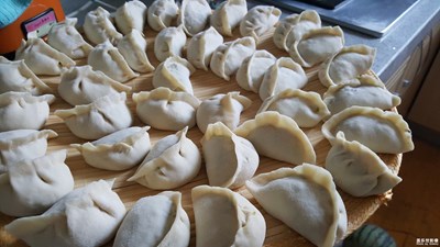 好吃不如餃子，好玩不如......