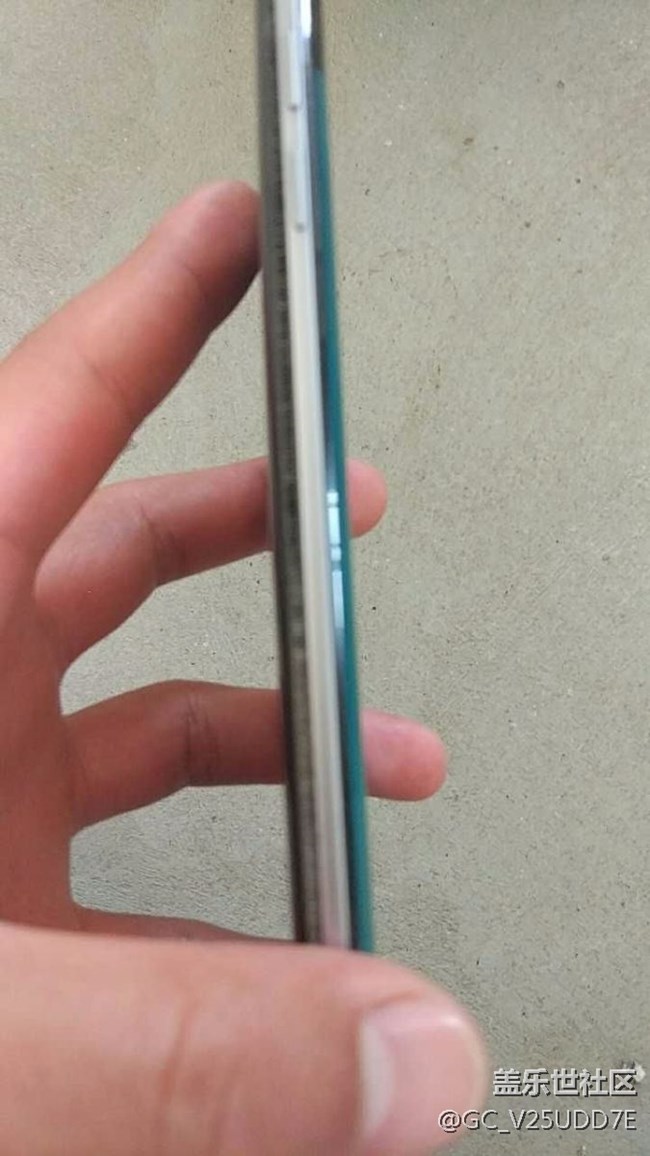 三星s7edge電池嚴(yán)重膨脹