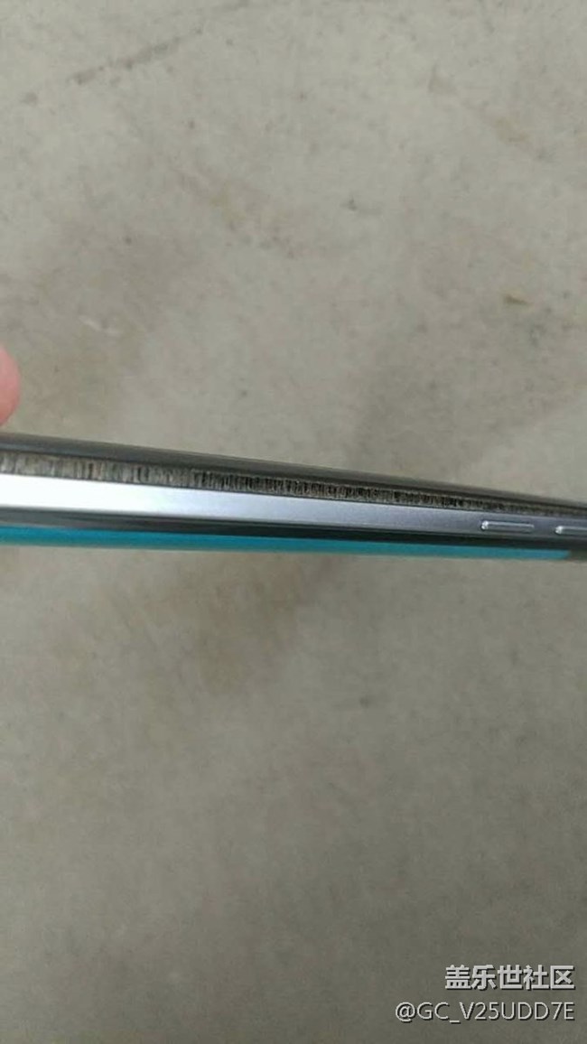 三星s7edge電池嚴(yán)重膨脹