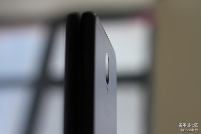 嘻哈新頑主：三星C8外觀賞析