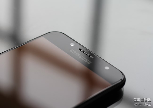 嘻哈新頑主：三星C8外觀賞析