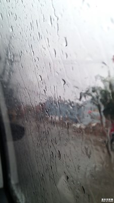 十一假期團圓季+雨中行車