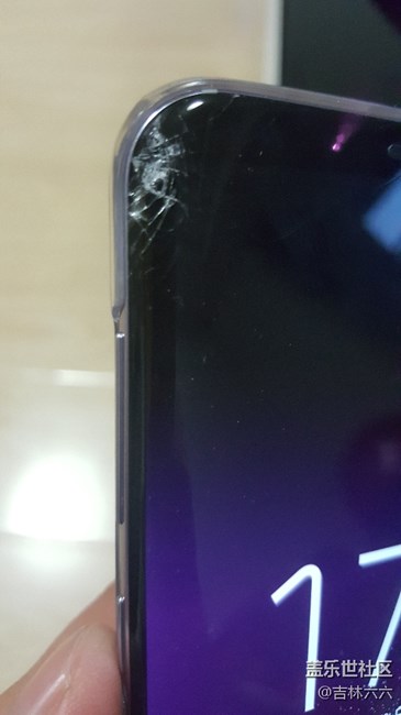 s8+屏碎了 真心痛