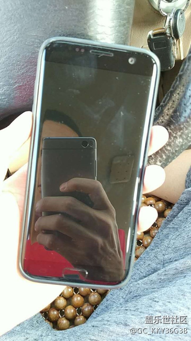 想問問屏幕這樣正常嗎？