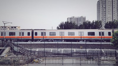 從你的世界平行走過